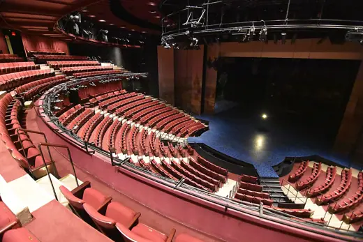 Photo 4: Interior
