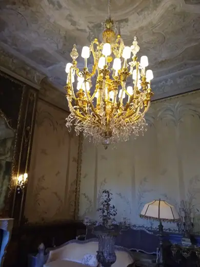 Photo 2: Interior