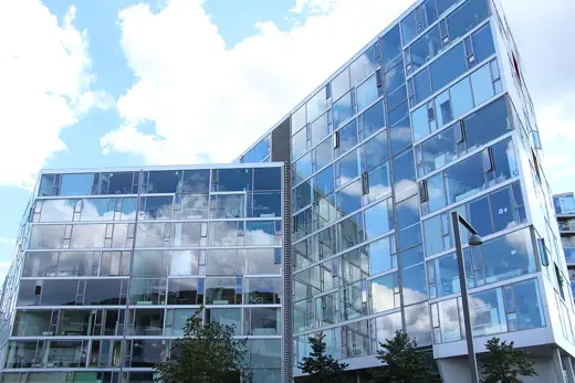 Photo 2: Exterior