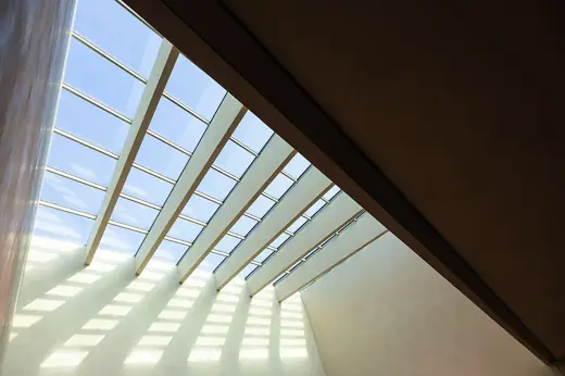 Photo 4: Interior