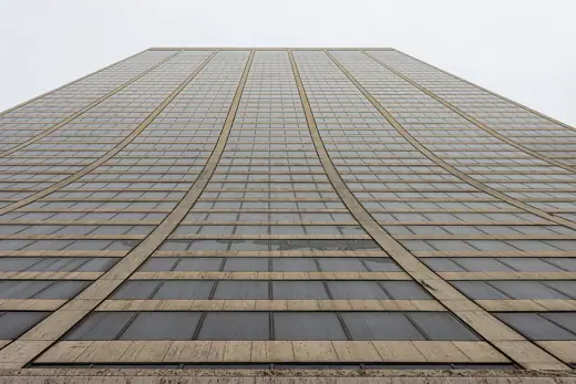 Photo 3: Exterior · W