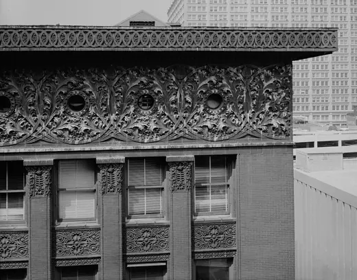Photo 5: Detail