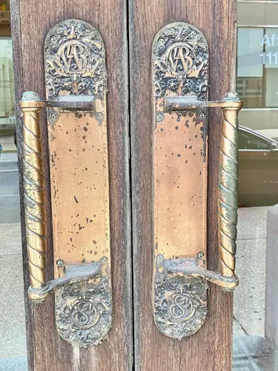 Photo 6: Detail