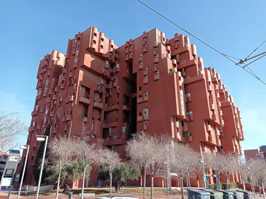 Photo 2: Exterior · Walden 7, Ricardo Bofill