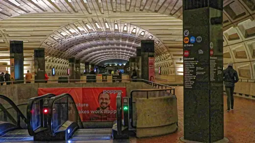 Photo 5: Interior · Metrostationen, innen und außen in Washinton D.C