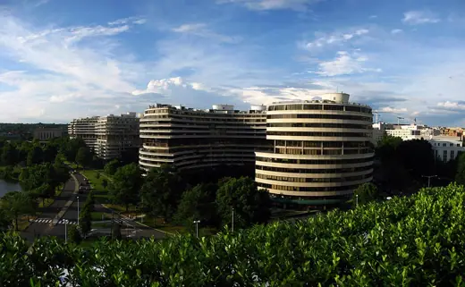 Photo 1: Exterior · Hotelový komplex Watergate ve Washingtonu DC, USA