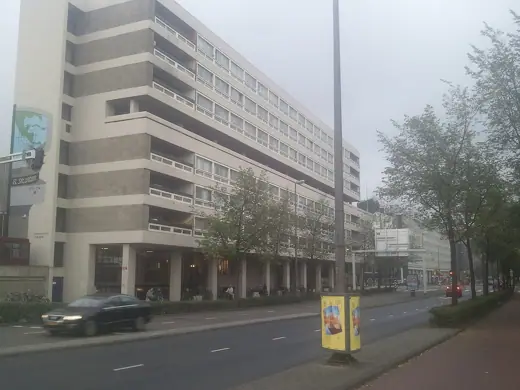 Photo 3: Exterior · De Weesperflat anno 2011