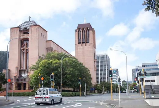 Photo 2: Exterior