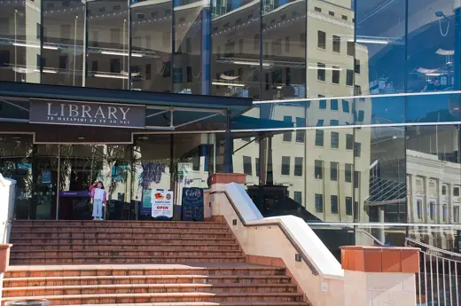 Photo 3: Exterior · Wellington Central Library, New Zealand, 8 August 2009
