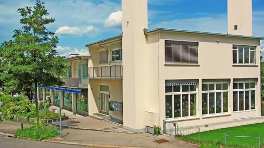 Photo 3: Exterior · Zürich-Wollishofen, Wohnkolonie Neubühl, Ostbühlstrasse 33-79