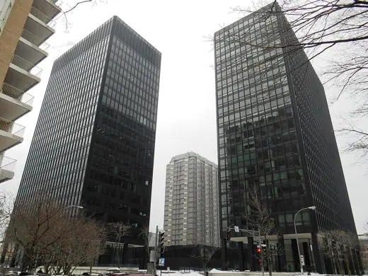 Photo 3: Exterior · Westmount Square est un complexe de 4 édifices conçu par l'architecte Ludwig Mies van der Rohe