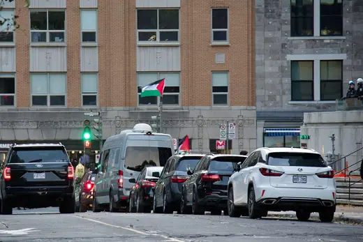 Photo 4: Exterior · Palestine demonstration outside Israeli consulate, Westmount