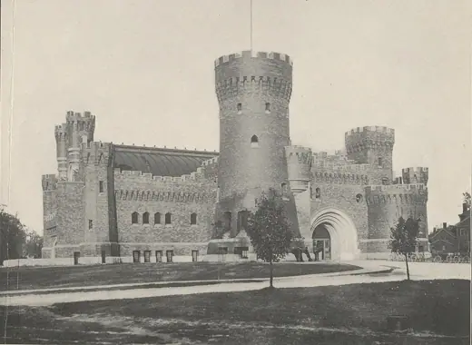 Photo 2: Exterior