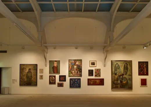 Photo 5: Interior