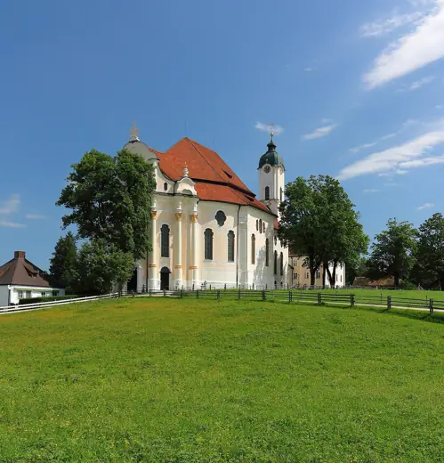 Photo 3: Exterior