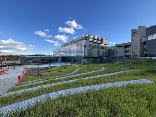 Photo 4: Exterior · University of Toronto Mississauga New Science Building