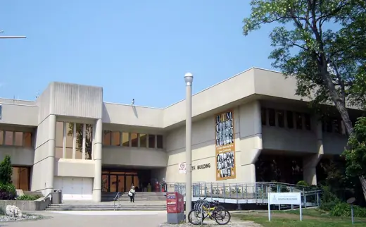 Photo 6: Interior · University of Toronto, Mississauga Campus sikander 20:19, Jun 23, 2005 (UTC)