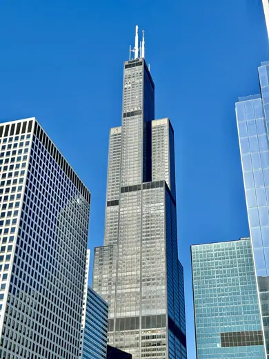 Photo 1: Exterior