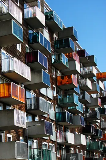 Photo 3: Exterior