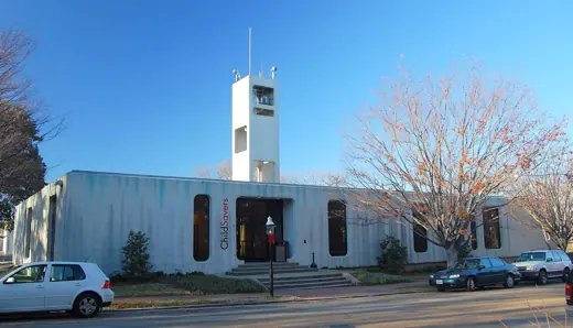Photo 1: Exterior