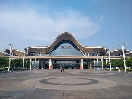 Photo 3: Exterior