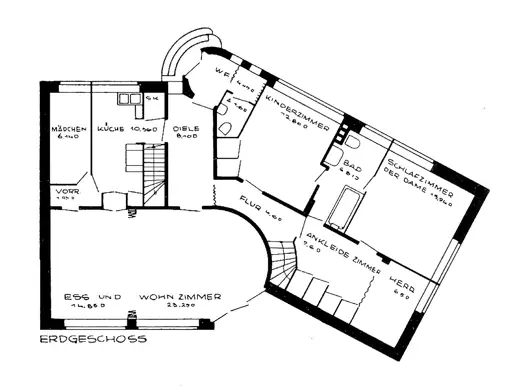 Photo 4: Exterior
