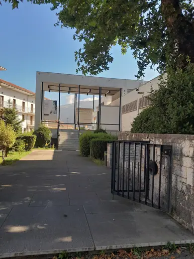 Photo 3: Exterior · Ancient objects at the Archaeological Museum of Ioannina, western Greece