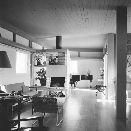 Photo 5: Interior · Photo of the interior of a one-family house in athens