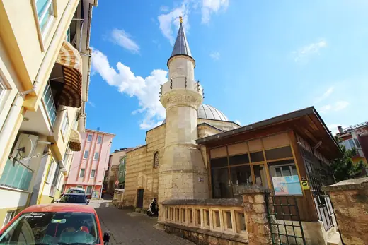 Photo 3: Exterior