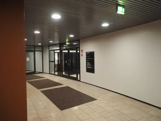 Photo 4: Interior