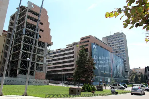 Photo 4: Exterior