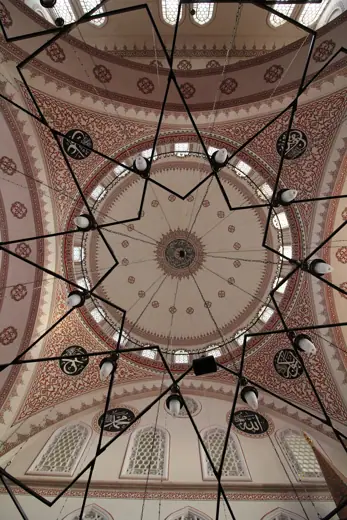 Photo 3: Exterior