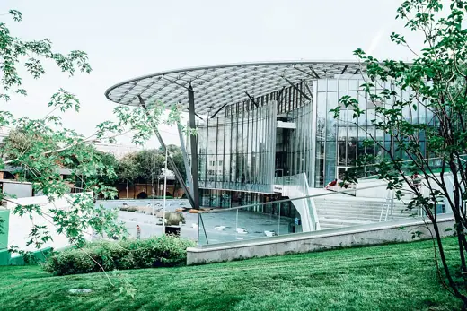 Photo 3: Interior