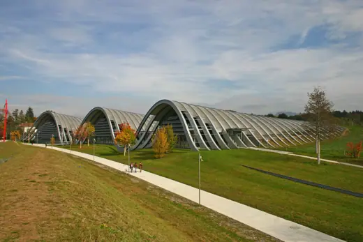 Photo 7: Elevation