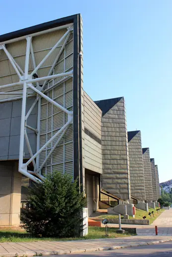 Photo 2: Interior · Die Olympiahalle in Sarajevo 