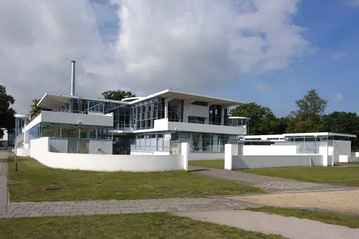 Photo 4: Exterior · Hoofdgebouw Sanatorium Zonnestraal