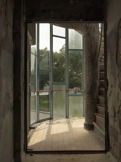 Photo 6: Interior