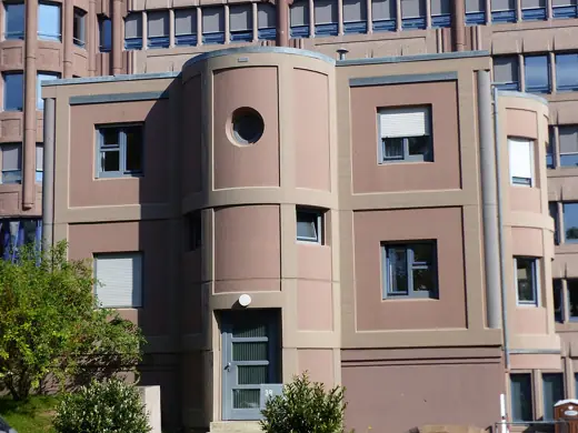 Photo 4: Exterior · Wohngebäude der Ed